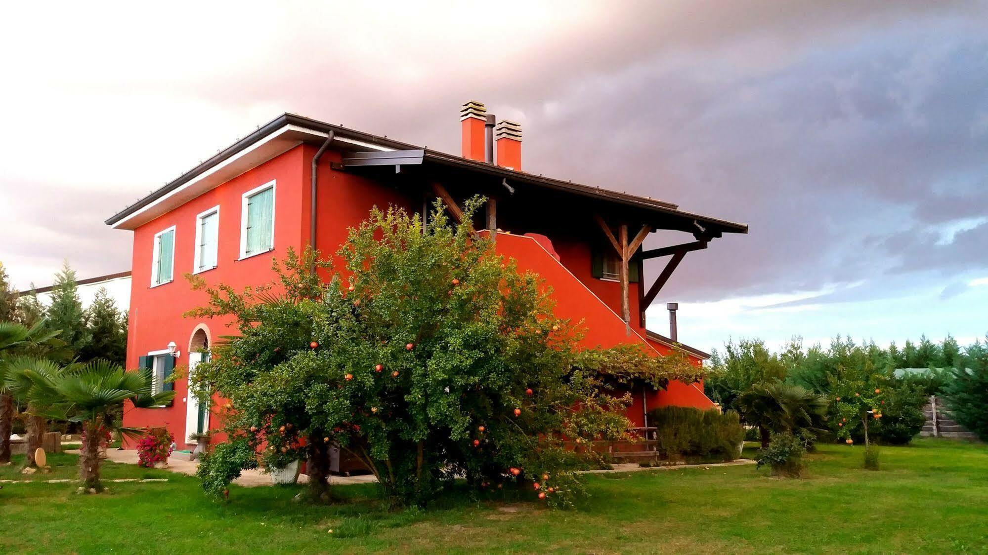 Adriano Pedretti Alloggio per agriturismo *